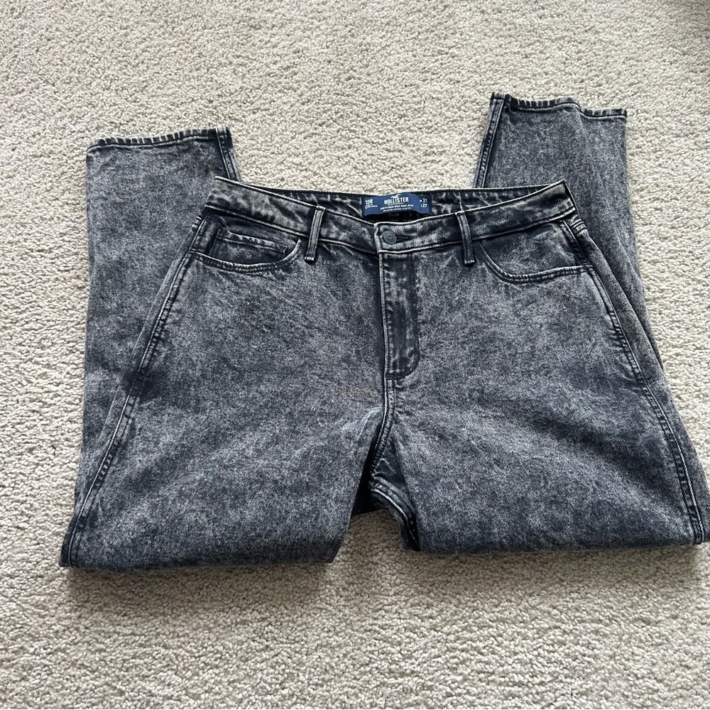 Hollister Black Grey Acid Wash Curvy High Rise Mom Jean Straight Leg 31x27 13R